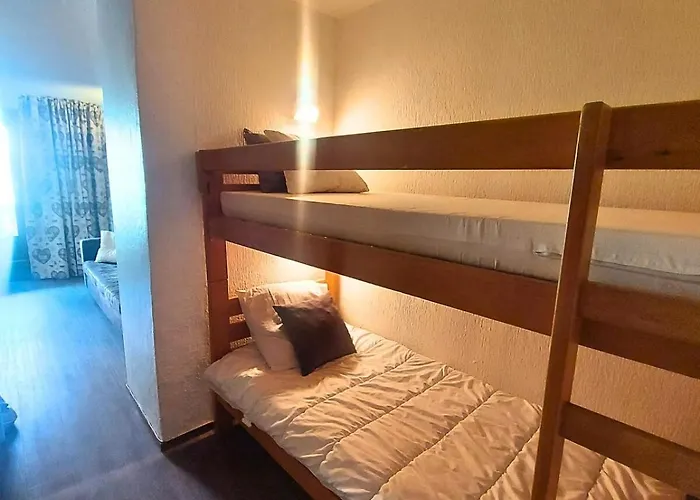 Les Neves Stylish Unit